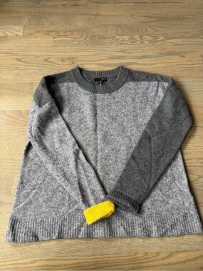 Aqua Cashmere Colorblock Gray Sweater Size M
